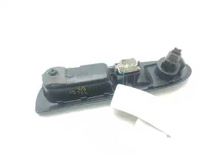 Second-hand car spare part right front power window switch for renault clio ii fase ii (b/cb0) billabong oem iam references 8200084005  