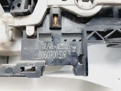 İkinci el araba yedek parçası ARKA SOL DIS KOL için RENAULT MEGANE III BERLINA 5 P  OEM IAM referansları 806070032R  