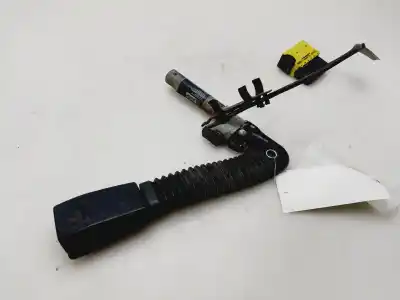 Pezzo di ricambio per auto di seconda mano gancio cintura anteriore sinistro per bmw 3 compact (e46) 320 td riferimenti oem iam 8257787  