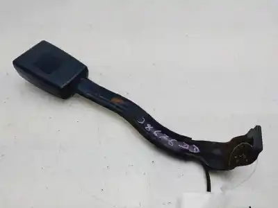 Pezzo di ricambio per auto di seconda mano Gancio Cintura Anteriore Destro per SEAT LEON (1P1) Reference Riferimenti OEM IAM 5P0857756F  