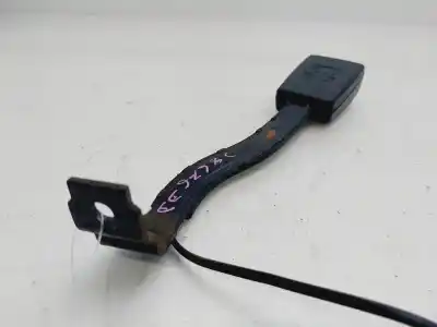 Peça sobressalente para automóvel em segunda mão chicote / encaixe cinto segurança dianteiro direito por seat leon (1p1) reference referências oem iam 5p0857756f  