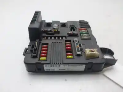 Second-hand car spare part fuse box unit for renault megane ii sedán (lm0/1_) 1.5 dci (lm0f, lm0t, lm2b) oem iam references 8200306033c  