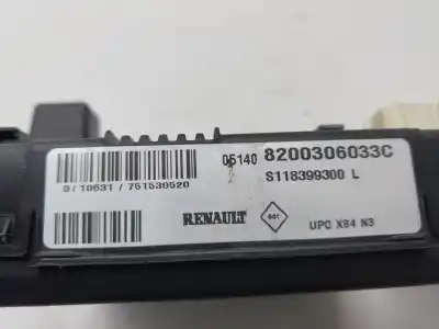 Second-hand car spare part fuse box unit for renault megane ii sedán (lm0/1_) 1.5 dci (lm0f, lm0t, lm2b) oem iam references 8200306033c  