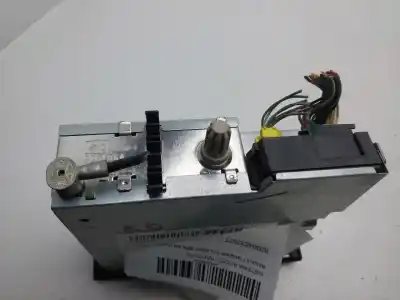 Second-hand car spare part audio system / radio cd for renault megane ii sedán (lm0/1_) 1.5 dci (lm0f, lm0t, lm2b) oem iam references 8200483757t  