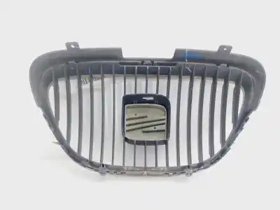 Second-hand car spare part front grille for seat leon (1p1) reference oem iam references 5p0853679  