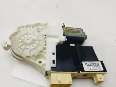 Pezzo di ricambio per auto di seconda mano Motore Alzacristalli Anteriore Destro per PEUGEOT 307 BREAK/SW (S2) SW 90 CV / 66 KW Riferimenti OEM IAM 9681587180  