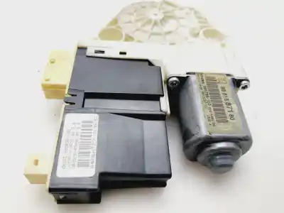 Pezzo di ricambio per auto di seconda mano motore alzacristalli anteriore destro per peugeot 307 break/sw (s2) sw 90 cv / 66 kw riferimenti oem iam 9681587180  
