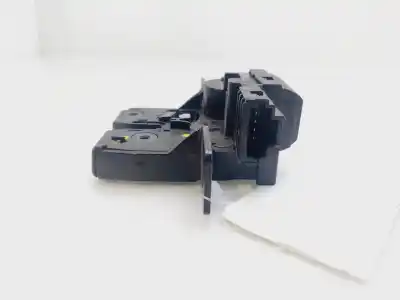 Second-hand car spare part trunk lock for renault clio iii authentique oem iam references 8200947699  