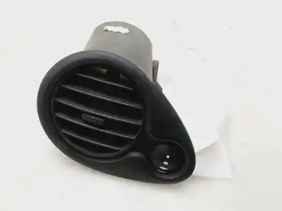 Автозапчастина б/у аераційна решіта для renault clio iii confort dynamique посилання на oem iam 7701061206  