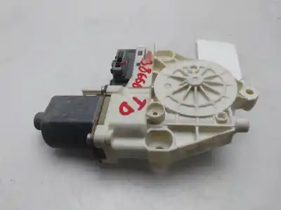 Pièce détachée automobile d'occasion MOTEUR LÈVE VITRE ARRIÈRE DROITE pour PEUGEOT 407 SW ST Confort Références OEM IAM 0130822200  