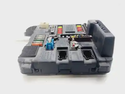 Second-hand car spare part fuse box unit for renault megane ii berlina 5p confort authentique oem iam references 8200306033  