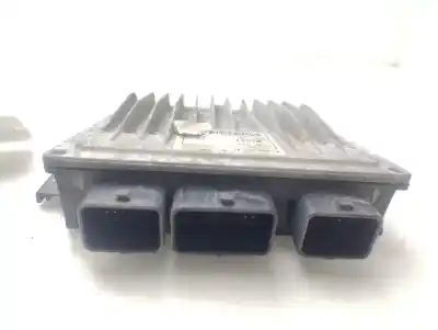 Tweedehands auto-onderdeel Ecu Motorcontroller voor RENAULT CLIO II FASE II (B/CB0) Base Authentique 65 CV / 48 KW OEM IAM-referenties 8200331477  