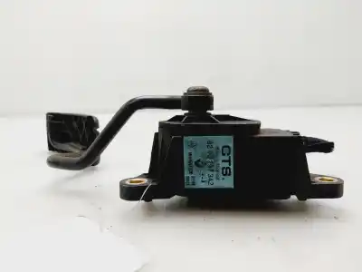 Second-hand car spare part accelerator pedal for renault clio iii expression oem iam references 8200297342  