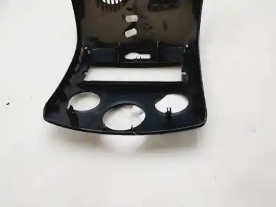 Second-hand car spare part CENTER CONSOLE for RENAULT CLIO III Expression OEM IAM references 8200407847  