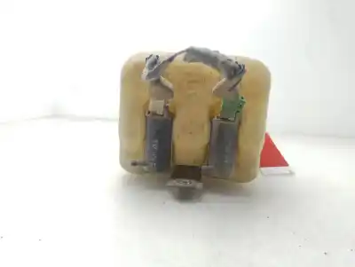 Second-hand car spare part windscreen washer bottle for mahindra goa 110 cv / 81 kw oem iam references 2658