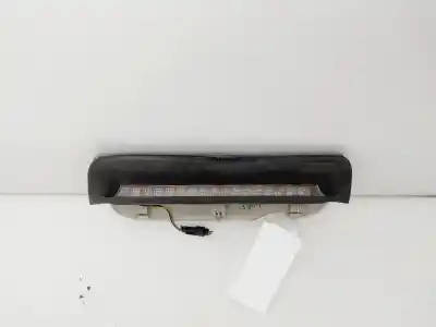 Peça sobressalente para automóvel em segunda mão farolim de travão central por opel astra g berlina comfort referências oem iam 93241483  