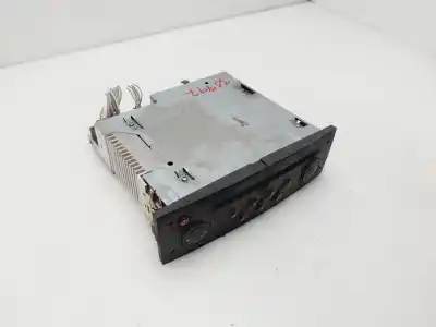 Second-hand car spare part audio system / radio cd for renault scenic ii confort expression oem iam references 8200607918t