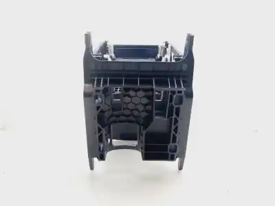 Автозапчастина б/у центральний подлокник для skoda octavia combi (5e5) ambition 110 cv / 81 kw посилання на oem iam 5e0864207  