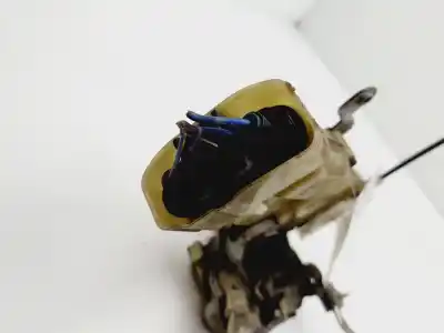 Автозапчастина б/у замок передніх дверей лівий для toyota yaris (ncp1/nlp1/scp1) 1.4 d-4d linea luna посилання на oem iam 6932052030  