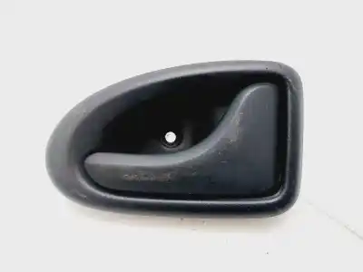 Recambio de automóvil de segunda mano de MANETA INTERIOR TRASERA DERECHA para RENAULT MEGANE I BERLINA HATCHBACK (BA0) 1.4e RL 75 CV / 55 KW referencias OEM IAM 7700830079  