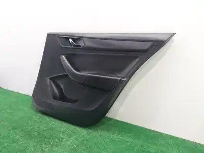 Автозапчастина б/у обликка задніх правіх дверей для SKODA RAPID Ambition Посилання на OEM IAM 5JH867024C   Автозапчастина б/у обликка задніх правіх дверей для SKODA RAPID Ambition Посилання на OEM IAM 5JH867024C