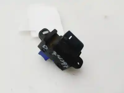 Peça sobressalente para automóvel em segunda mão botão / interruptor elevador vidro dianteiro direito por kia rio (yb) concept referências oem iam 935751w010  