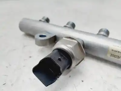 Автозапчастина б/у рампа инжектора для peugeot 407 st confort посилання на oem iam 9645689580  