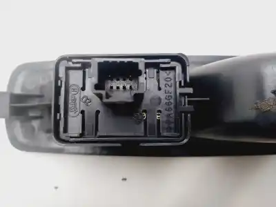 Pièce détachée automobile d'occasion Commande De Lève Vitre Arrière Droit pour RENAULT SCÉNIC III (JZ0/1_) 1.9 DCI (JZ0J, JZ1J, JZ1K, JZ1S) Références OEM IAM 829500004R  