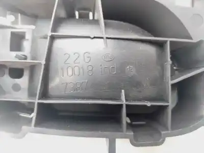 Pezzo di ricambio per auto di seconda mano maniglia interna anteriore sinistra per peugeot 407 sw st sport riferimenti oem iam 96526178vd  