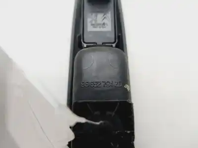 Peça sobressalente para automóvel em segunda mão Botão / Interruptor Elevador Vidro Traseiro Direito por PEUGEOT 3008 Sport Pack Referências OEM IAM 96652794ZD  