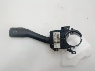 Pièce détachée automobile d'occasion commande de clignotants pour volkswagen passat b5.5 variant (3b6) 1.9 tdi références oem iam 8l0953513g  