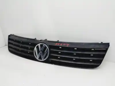 Автозапчасти б/у передняя решетка за volkswagen passat b5 (3b2) 1.9 tdi ссылки oem iam 3b0853653c  
