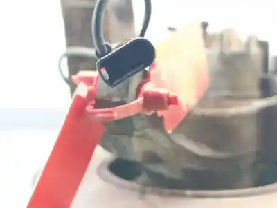 Peça sobressalente para automóvel em segunda mão MANGA DE EIXO DIANTEIRA ESQUERDA por FORD FOCUS BERLINA (CAK)  Referências OEM IAM 1078999  