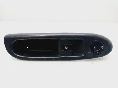 Piesă de schimb auto la mâna a doua Panou Comandã Geamuri Electrice Fatã Partea Din Dreapta pentru RENAULT CLIO II FASE II (B/CB0) Expression Referințe OEM IAM 8200084005E  