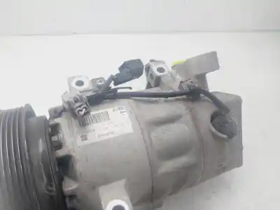 Peça sobressalente para automóvel em segunda mão compressor de ar condicionado a/a a/c por renault captur zen referências oem iam 926008582r  