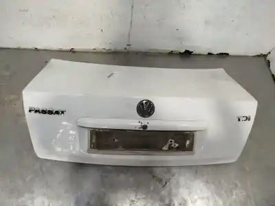 Автозапчастина б/у загальні двері для volkswagen passat b5 (3b2) 1.9 tdi посилання на oem iam 3b5827025c  