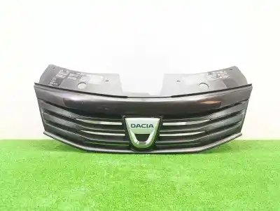 Second-hand car spare part front grille for dacia sandero ambiance oem iam references 8200735104