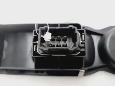 Second-hand car spare part right front power window switch for renault modus confort dynamique 98 cv / 72 kw oem iam references 8200278436  