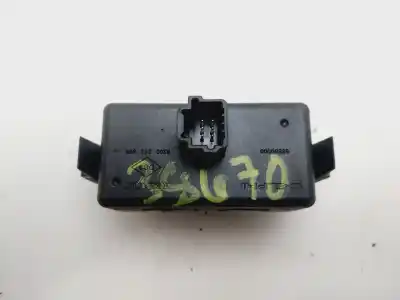 Second-hand car spare part hazard warning lights for renault modus confort dynamique 98 cv / 72 kw oem iam references 8200214898  