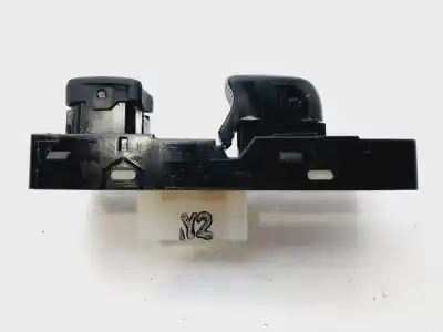 Peça sobressalente para automóvel em segunda mão Botão / Interruptor Elevador Vidro Dianteiro Direito por RENAULT KADJAR Zen 110 CV / 81 KW Referências OEM IAM 254214896R  