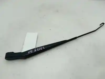 Second-hand car spare part front right windshield wiper arm for dacia sandero ambiance oem iam references 8200620437  