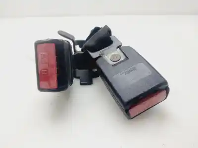 Second-hand car spare part right rear seat belt buckle for renault clio iii pack dynamique oem iam references 8200684017