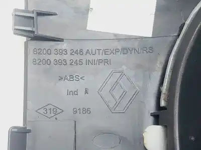 Peça sobressalente para automóvel em segunda mão forra da alavanca de velocidades por renault clio iii pack dynamique referências oem iam 8200393246  