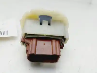 Second-hand car spare part right front power window switch for renault clio iii pack dynamique oem iam references 8200315013  