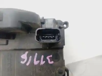 Second-hand car spare part front right door lock for renault clio iii pack dynamique oem iam references 8200300125