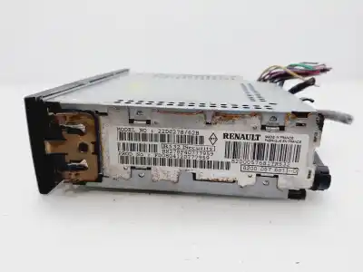 Автозапчастина б/у аудіо система / радіо cd для renault clio ii fase ii (b/cb0) base authentique 65 cv / 48 kw посилання на oem iam 8200057681d  