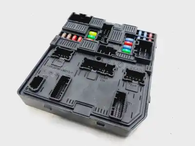 Peça sobressalente para automóvel em segunda mão Caixa De Fusíveis E Relés por RENAULT KADJAR Zen 110 CV / 81 KW Referências OEM IAM 284B69643R  