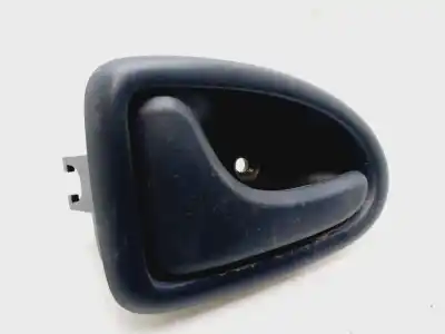 Автозапчасти б/у левая передняя внутренняя ручка за RENAULT CLIO II FASE II (B/CB0) Base Authentique 75 CV / 55 KW ссылки OEM IAM 8200028994  