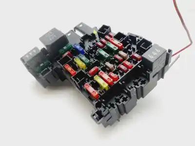 Peça sobressalente para automóvel em segunda mão caixa de fusíveis e relés por skoda octavia combi (5e5) ambition referências oem iam 5q0937615c  