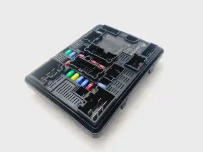 Second-hand car spare part fuse box unit for renault austral techno 199 cv / 147 kw oem iam references 284b72958r  